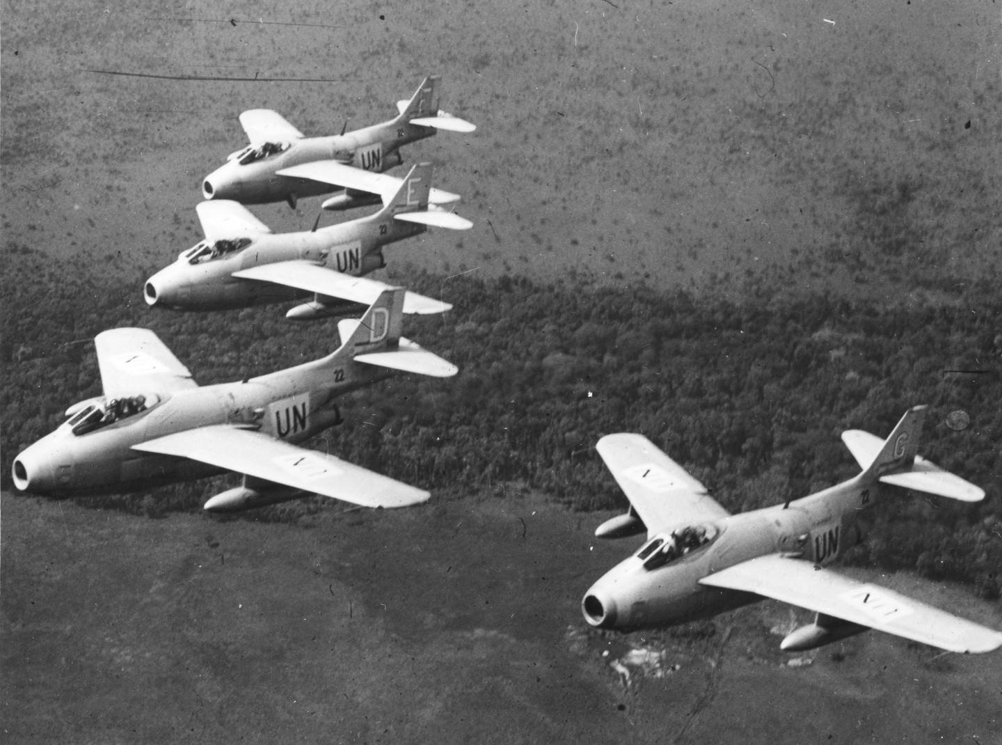J29 Flygande tunnan över Kongo