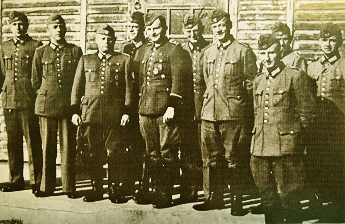 Vanliga män i förintelsens tjänst